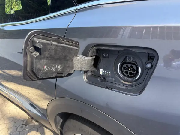 Peugeot 3008 1.6 Hybrid GT e-EAT8 6
