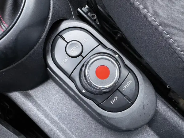 MINI 5 Portas One 51