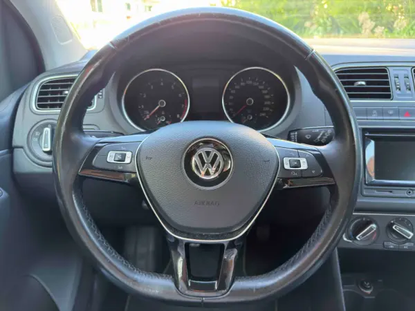 Volkswagen Polo 1.0 Trendline 37