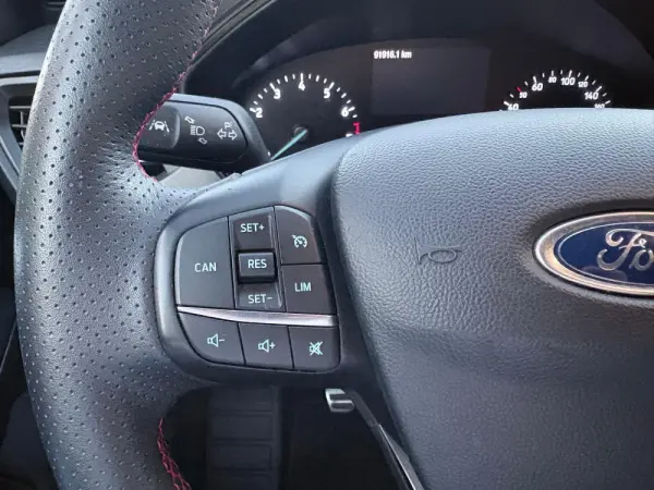 Ford Focus SW 1.0 EcoBoost ST-Line 36