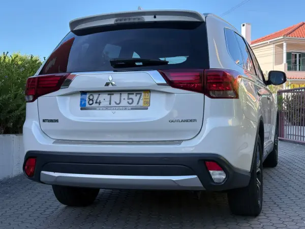 Mitsubishi Outlander 2.2 DI-D Instyle Navi 22