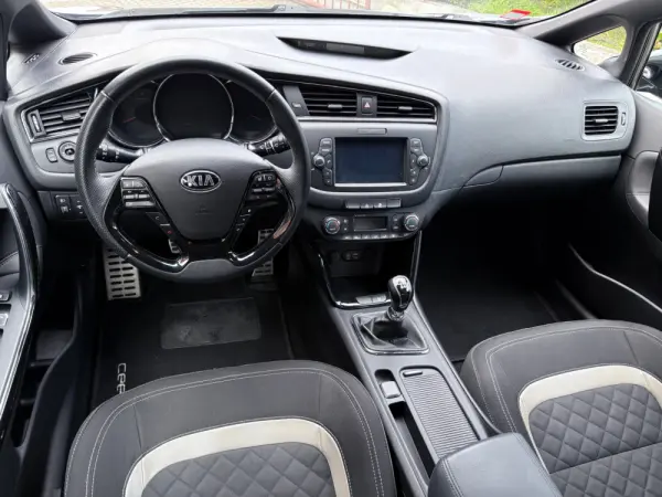 Kia Ceed 1.6 CRDi GT Line 29