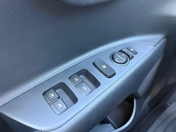 Kia Stonic 1.0 T-GDi Drive 7DCT 32