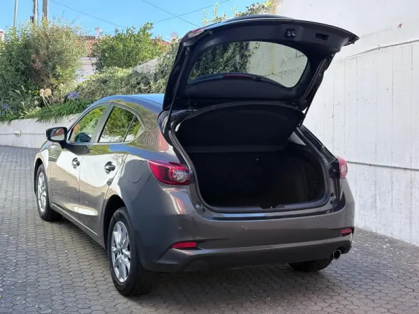 Mazda 3 1.5 Sky-G Evolve HS Navi 25
