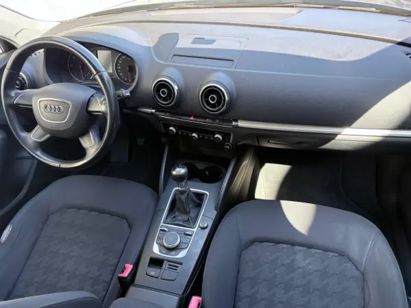 Audi A3 Limousine 1.6 TDI Attraction 30