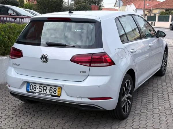 Volkswagen Golf 1.0 TSI Confortline 19
