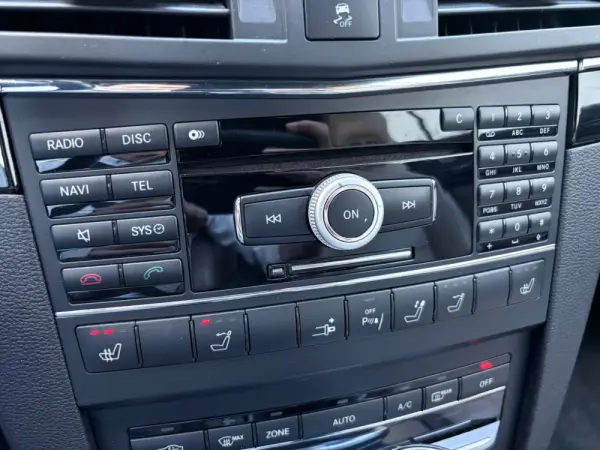 Mercedes-Benz E 350 CGi Avantgarde BlueEfficiency Auto 49