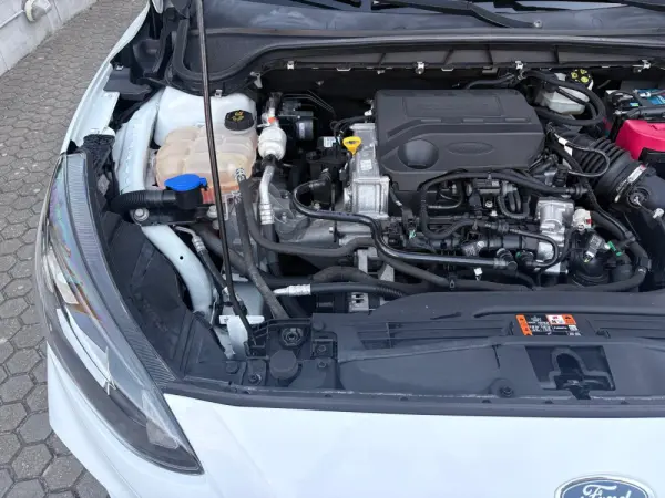 Ford Focus SW 1.0 EcoBoost ST-Line 17