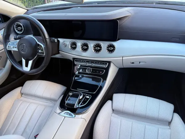 Mercedes-Benz E 220 d AMG Line Aut. 33