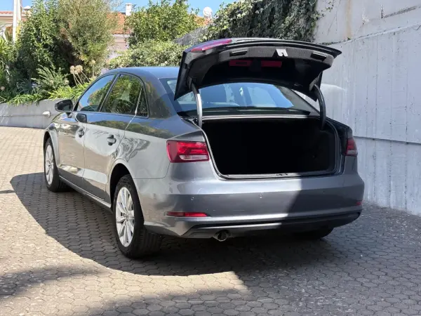 Audi A3 Limousine 1.6 TDI Attraction 26