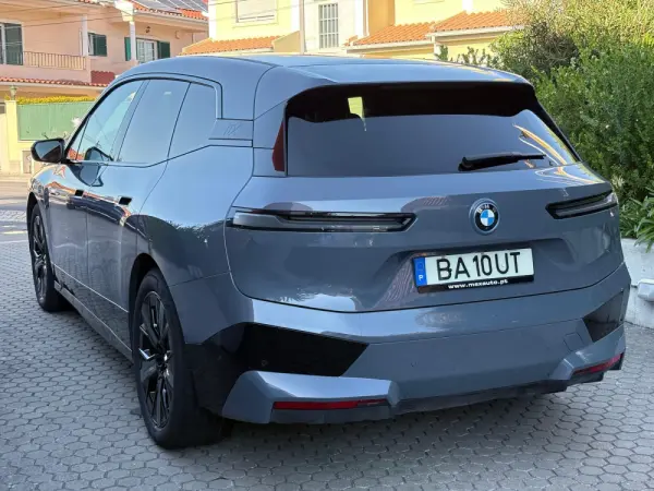 BMW iX xDrive 50 Pack Desportivo 21