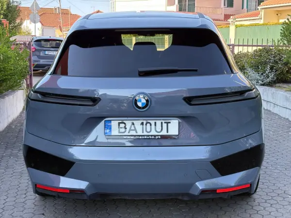 BMW iX xDrive 50 Pack Desportivo 5