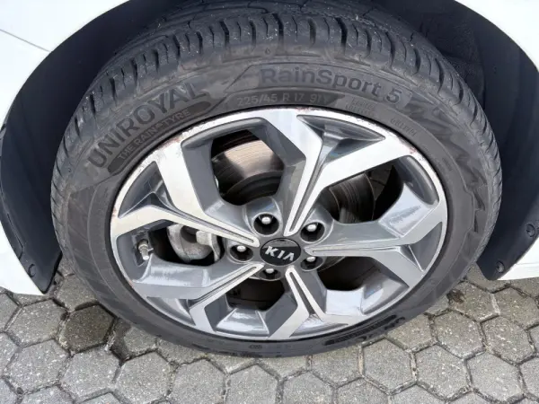 Kia Ceed SW 1.4 T-GDI Drive+SRF 7DCT 13