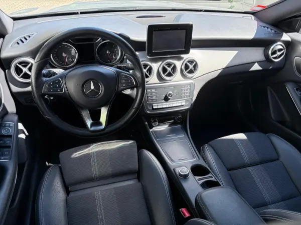 Mercedes-Benz CLA 180 d Shooting Brake Urban Aut. 28