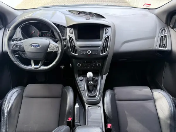 Ford Focus 2.3 EcoBoost S&S 4WD RS 7