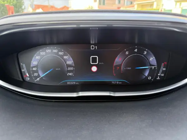Peugeot 3008 1.2 PureTech Allure EAT8 41