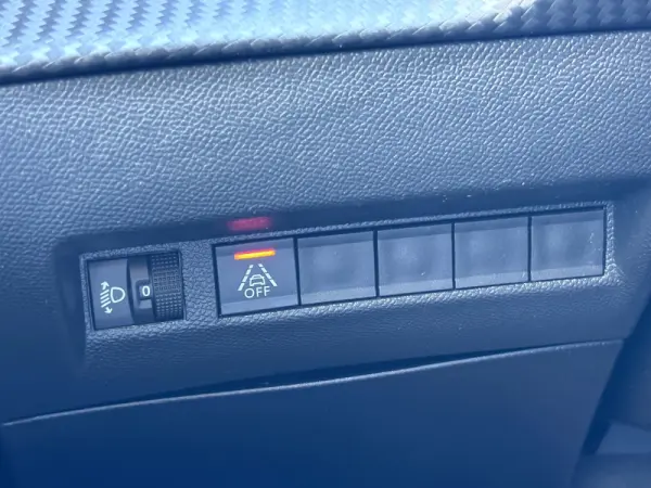 Peugeot 2008 1.2 PureTech Allure 34