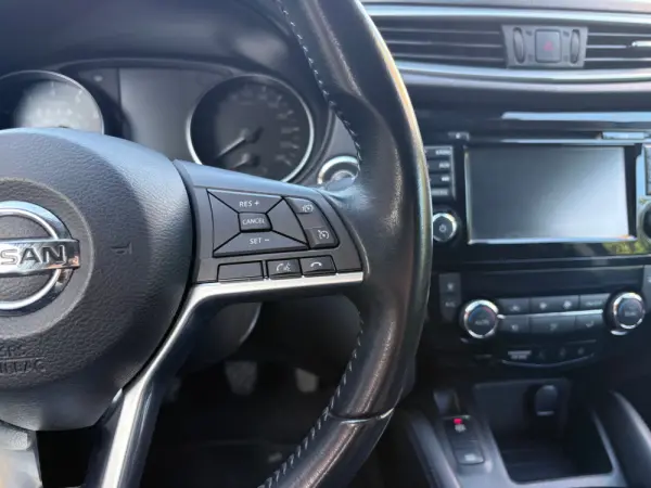 Nissan Qashqai 1.2 DIG-T N-Connecta 18 38