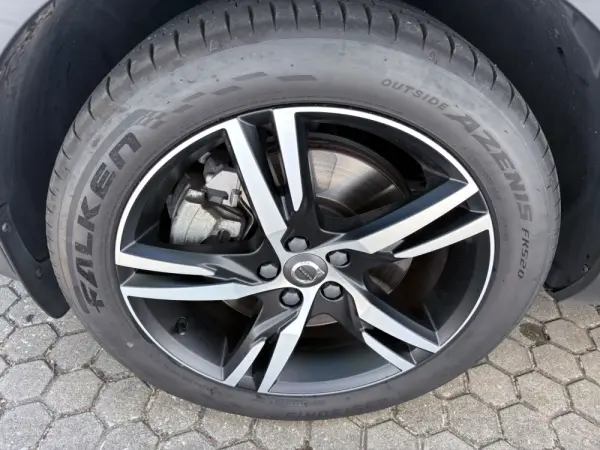Volvo XC 40 1.5 T5 PHEV R-Design Expression 12