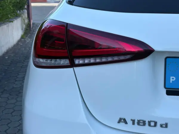 Mercedes-Benz A 180 d AMG Line Aut. 23