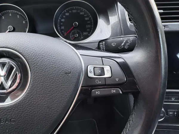 Volkswagen Golf 1.0 TSI Confortline 36