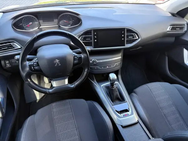 Peugeot 308 SW 1.5 BlueHDi Allure 29