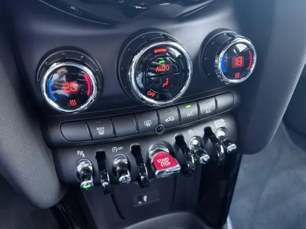 MINI 3 Portas John Cooper Works Auto Desportiva 48