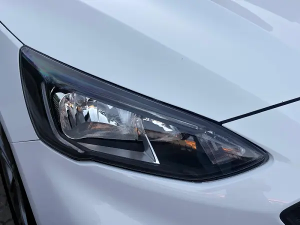 Ford Focus SW 1.0 EcoBoost ST-Line 14