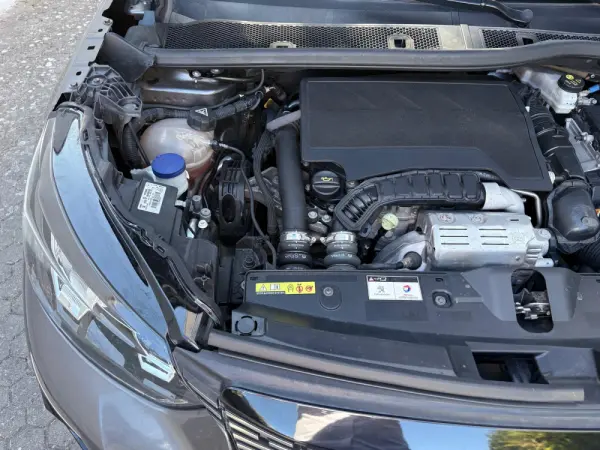 Peugeot 2008 1.2 PureTech Allure 17