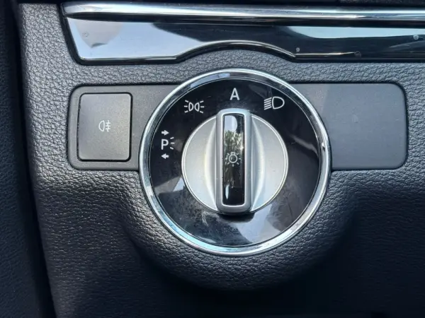 Mercedes-Benz E 350 CGi Avantgarde BlueEfficiency Auto 36