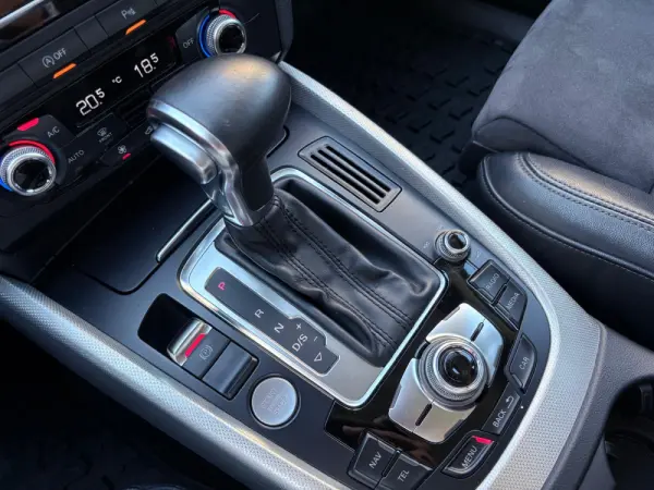 Audi Q5 2.0 TDI quattro S-line S-tronic 54