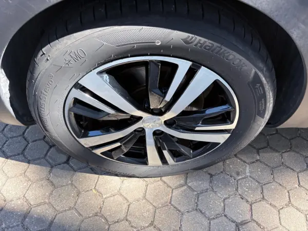 Peugeot 3008 1.6 Hybrid GT e-EAT8 12