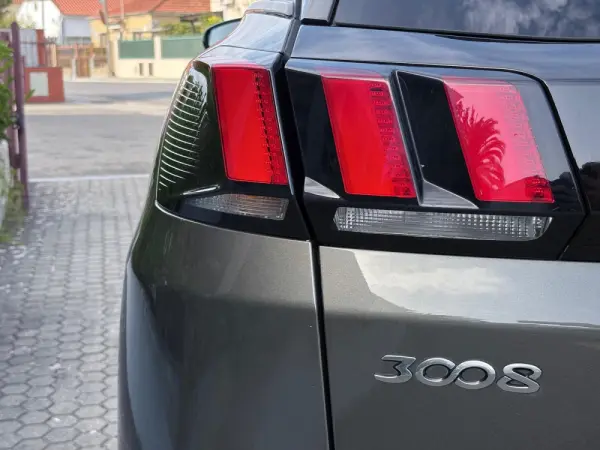 Peugeot 3008 1.2 PureTech Allure EAT8 22