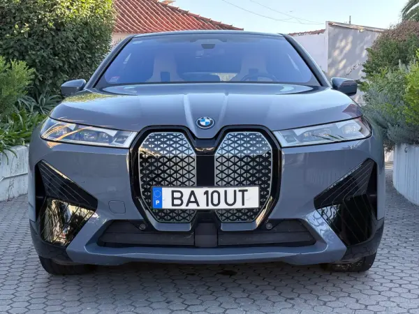 BMW iX xDrive 50 Pack Desportivo 13