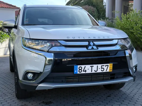 Mitsubishi Outlander 2.2 DI-D Instyle Navi 9