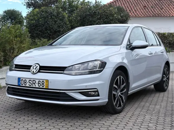 Volkswagen Golf 1.0 TSI Confortline 10