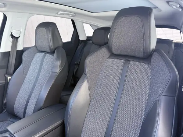 Peugeot 3008 1.2 PureTech Allure EAT8 36