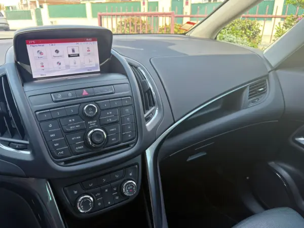 Opel Zafira 2.0 CDTI Cosmo 47
