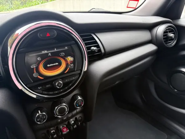 MINI 5 Portas One 47