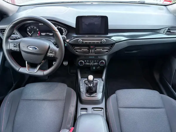 Ford Focus SW 1.0 EcoBoost ST-Line 6