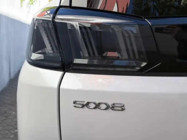 Peugeot 5008 1.2 PureTech Allure EAT8 23
