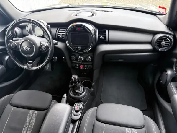 MINI 5 Portas One 29