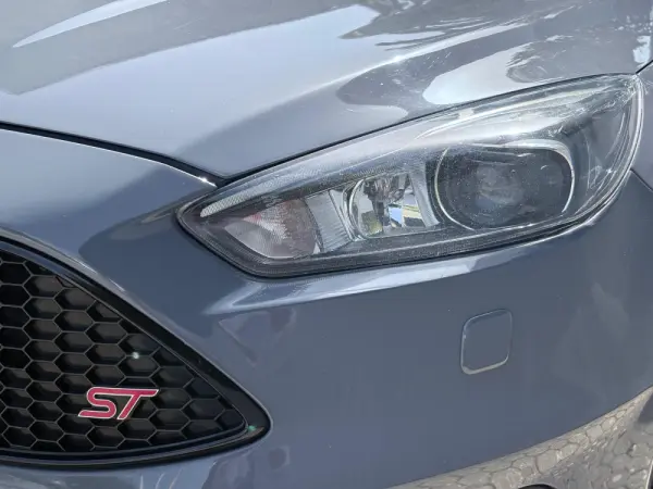 Ford Focus 2.0 EcoBoost ST c/ Pack Pele Desportiva 14