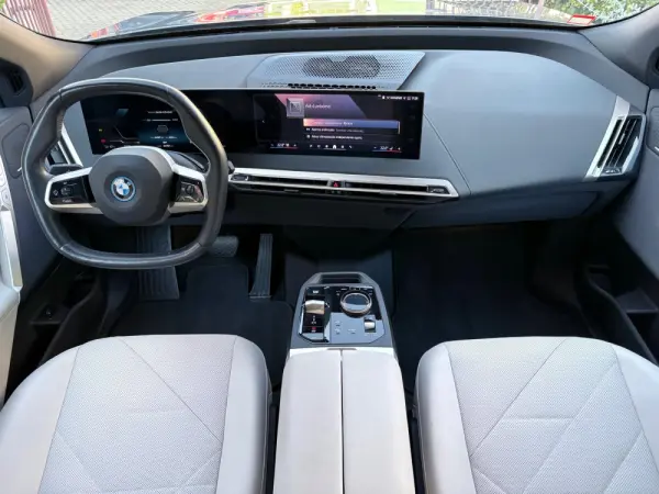 BMW iX xDrive 50 Pack Desportivo 6
