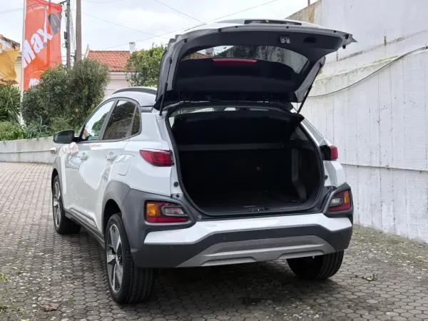 Hyundai Kauai 1.0 T-GDi Premium Tec.Preto 27