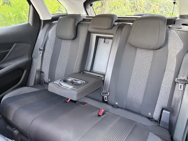 Peugeot 3008 1.2 PureTech Allure EAT8 55