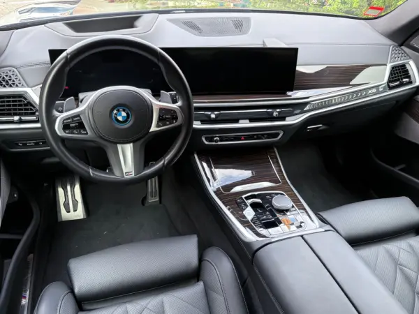 BMW X5 50 e xDrive Edição Desportiva M 33