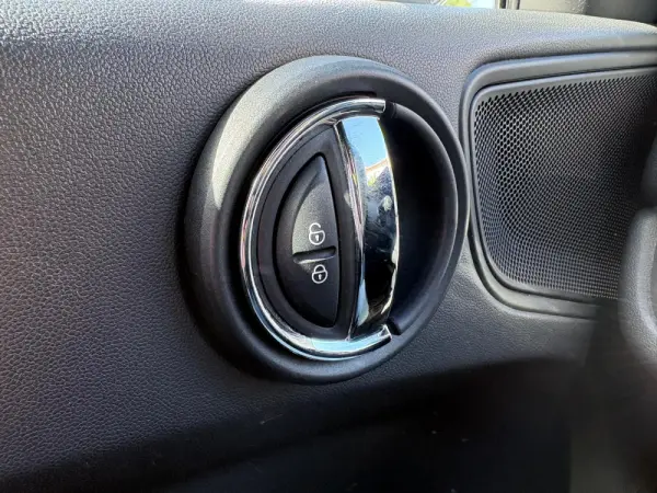 MINI Countryman Cooper D Premium Classic Auto 33
