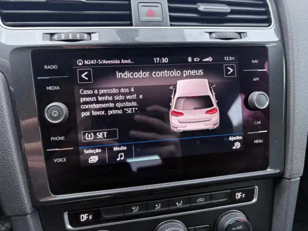 Volkswagen Golf 1.0 TSI Confortline 44