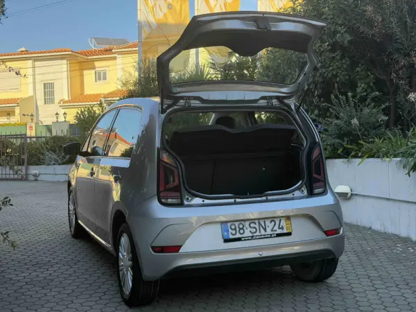 Volkswagen Up! 1.0 Move Auto 26